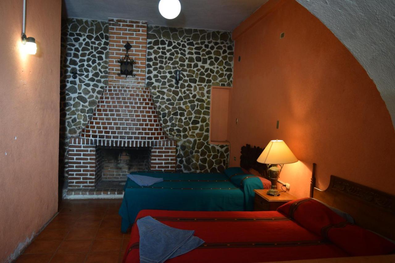 Hotel Playa Linda Panajachel Eksteriør billede