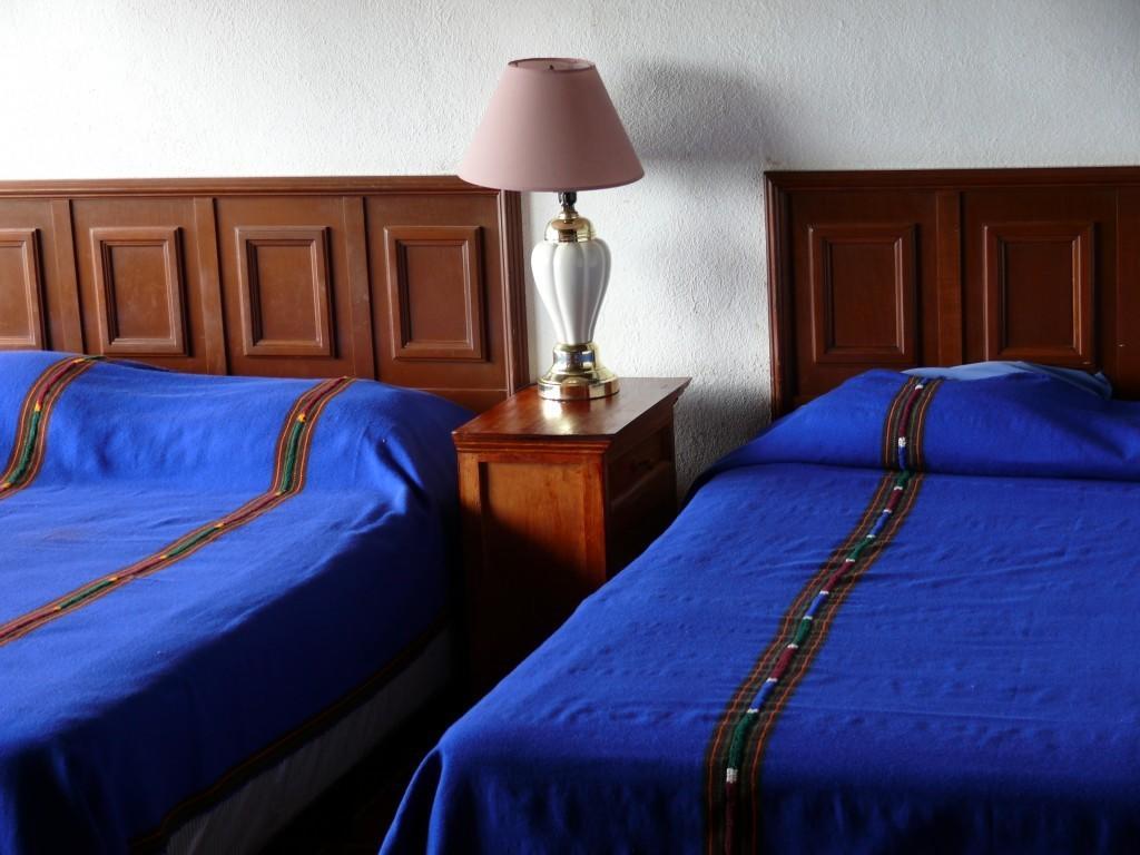 Hotel Playa Linda Panajachel Eksteriør billede
