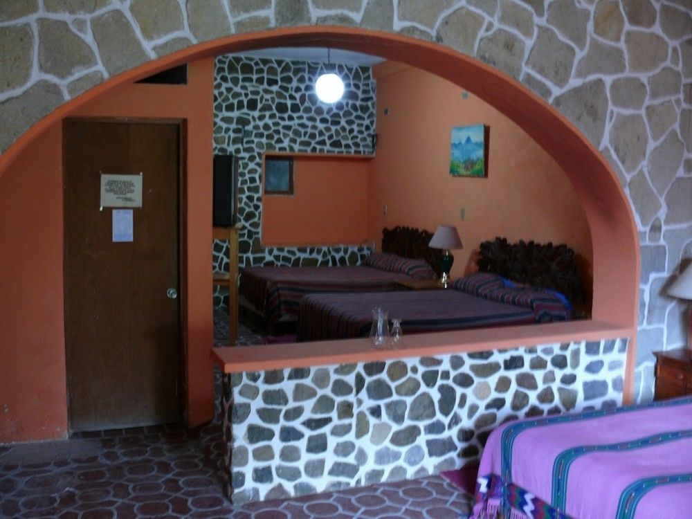 Hotel Playa Linda Panajachel Eksteriør billede